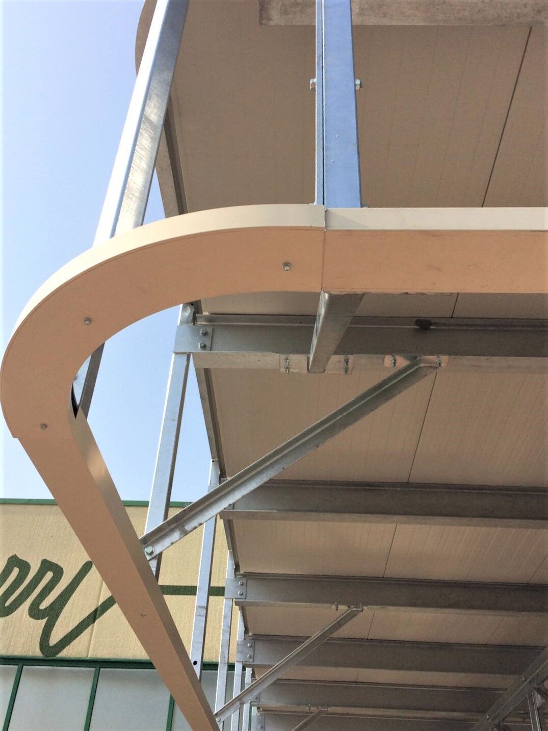 Tettoia in acciaio Effevi per Turri Oleificio (109_10.jpg)