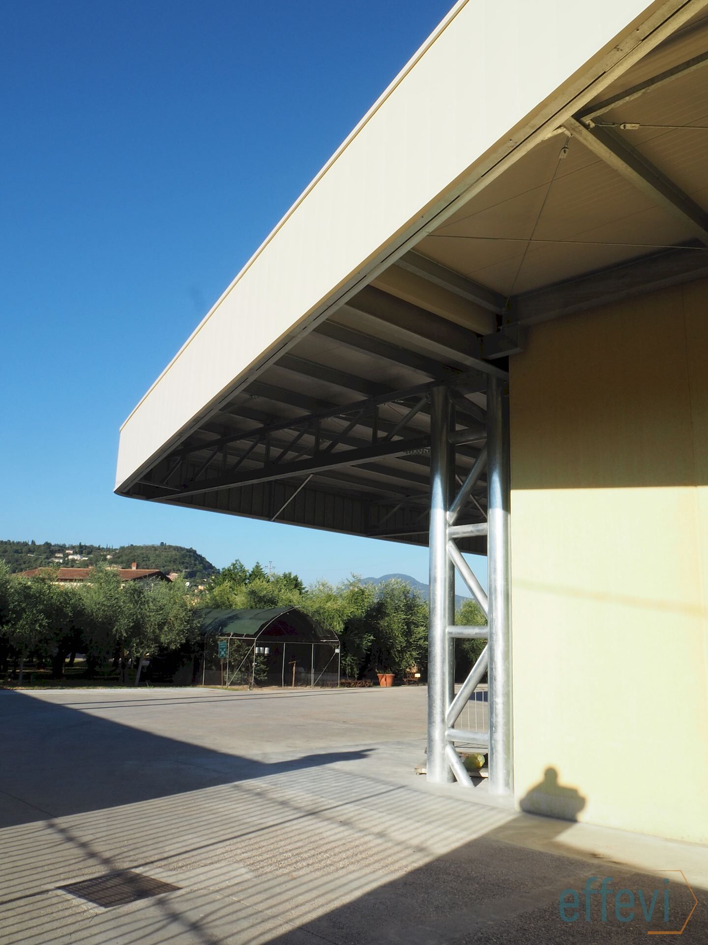 Tettoia in acciaio Effevi per Turri Oleificio (109_16.jpg)