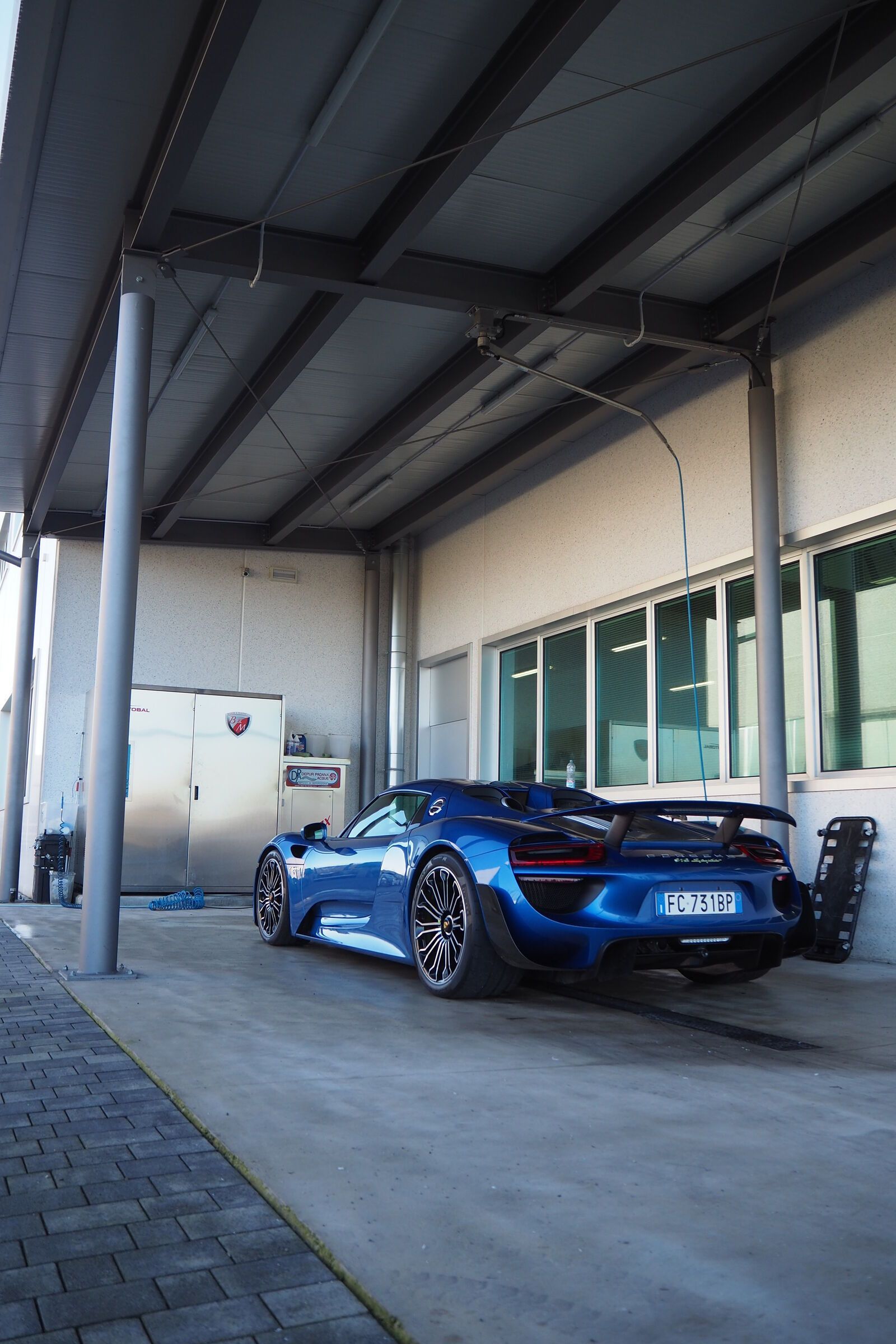 Tettoia in acciaio Effevi per Pagani Automobili (106_05.JPG)