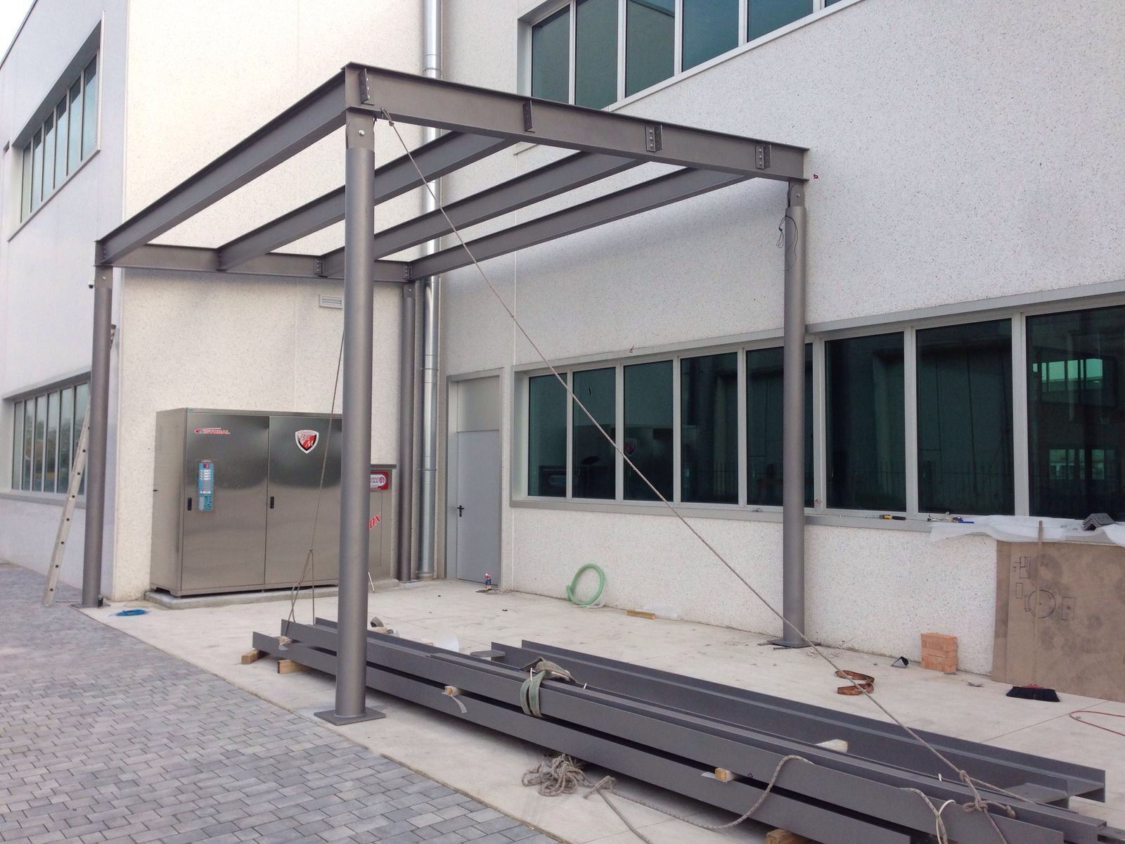 Tettoia in acciaio Effevi per Pagani Automobili (106_01.JPG)