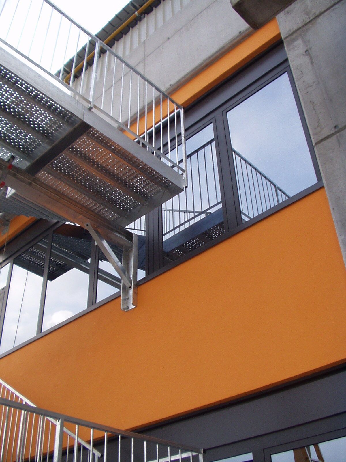 Scala di servizio industriale Effevi per Salumificio Santorso (219_02.jpg)