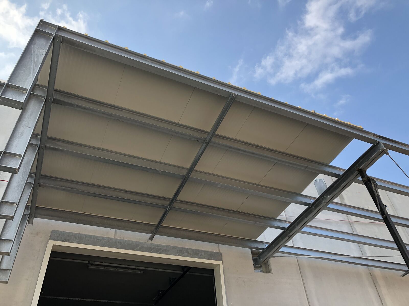 Tettoia in acciaio Effevi per Pregis (108_05.JPG)