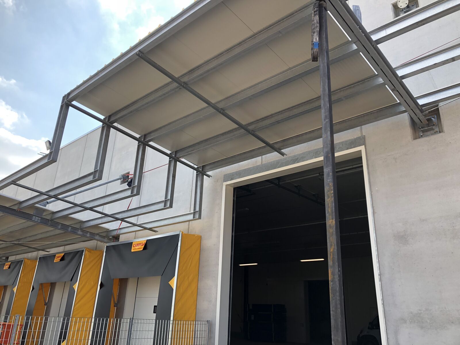 Tettoia in acciaio Effevi per Pregis (108_04.JPG)