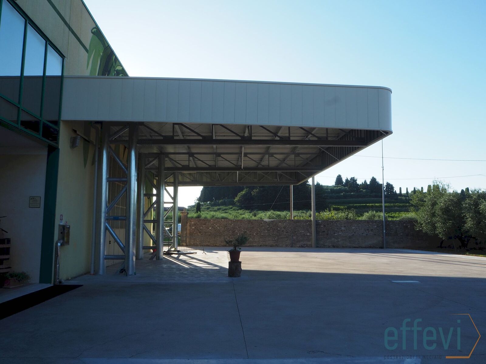 Tettoia in acciaio Effevi per Turri Oleificio (109_13.jpg)