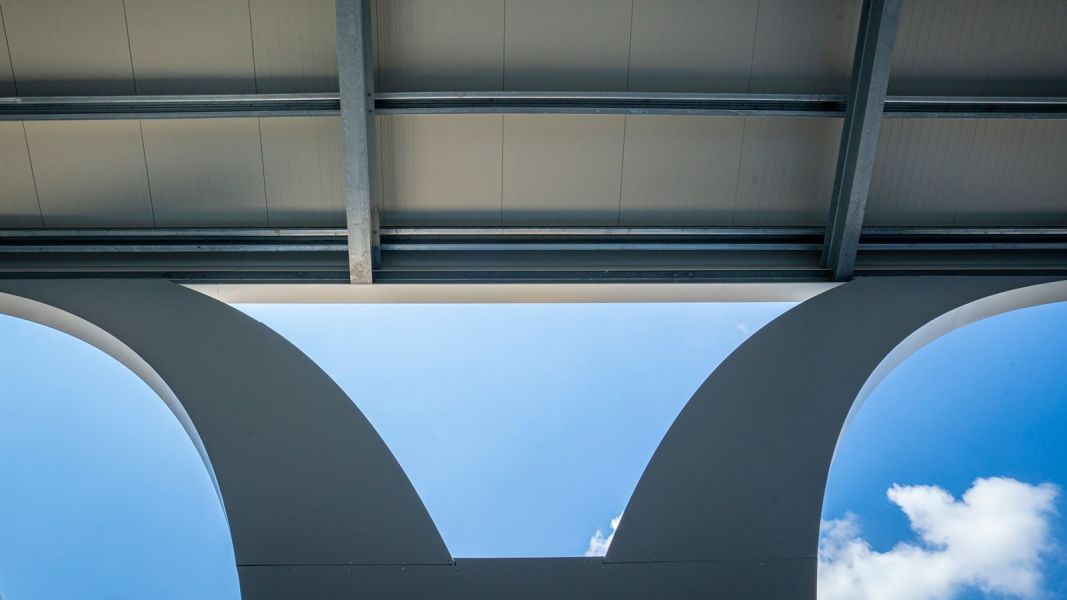 Tettoia in acciaio Effevi per CAME