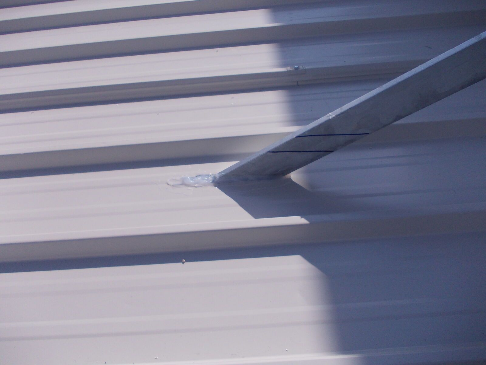 Tettoia in acciaio Effevi per L'Angolo della Ceramica (105_07.JPG)