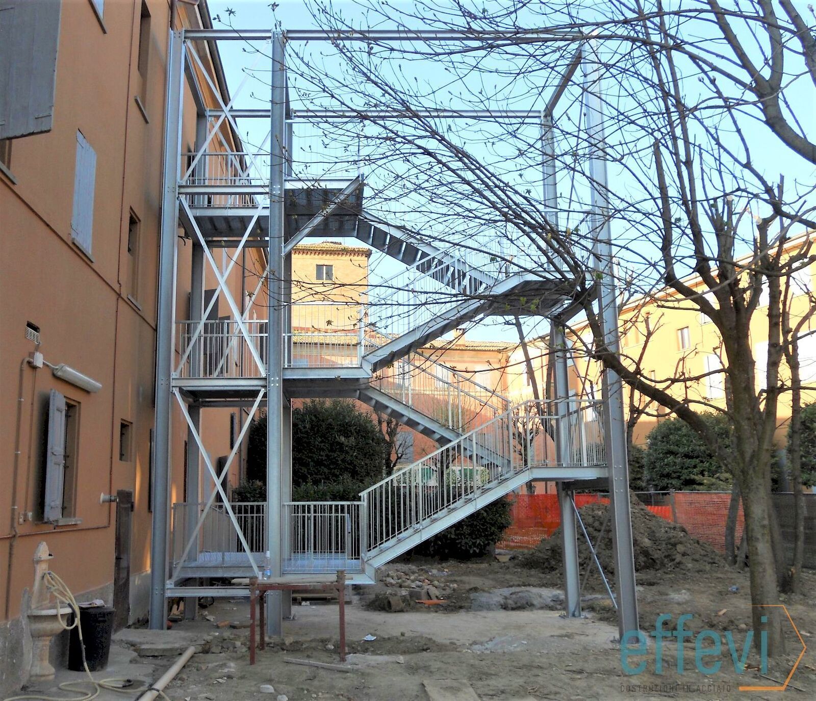 Scala di sicurezza Effevi per Scuola Materna Don Panizzoni (157_04.jpg)