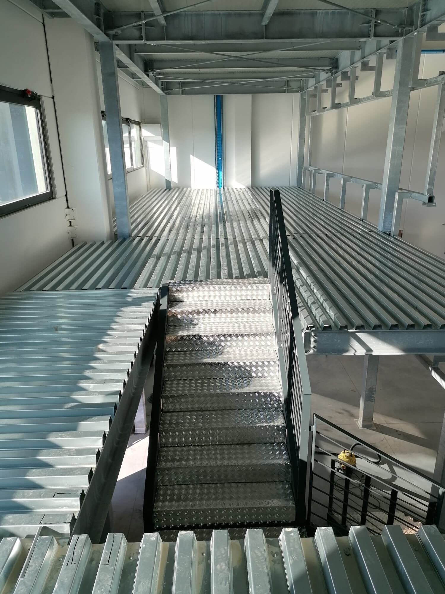 Scala di servizio architettonica Effevi per Unitec (221_07.JPG)