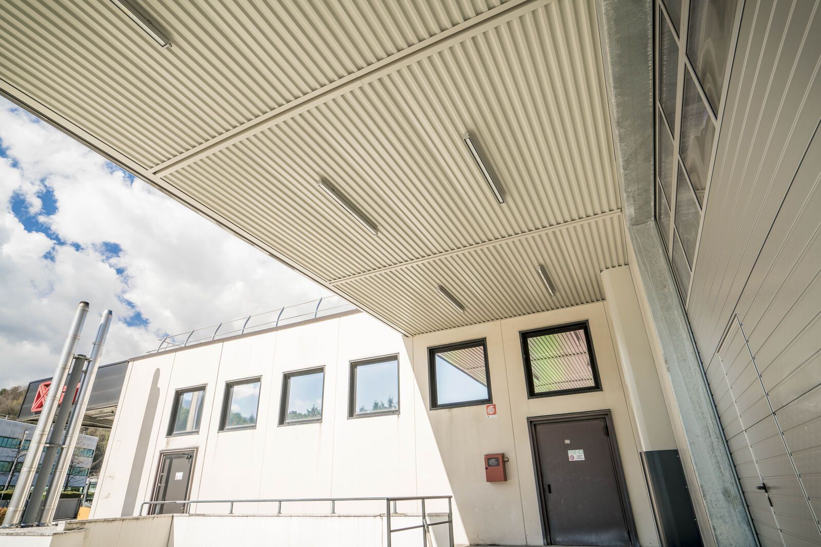 Tettoia in acciaio Effevi per SIR - Tettoia Corta (249__5_copy_1.jpg)