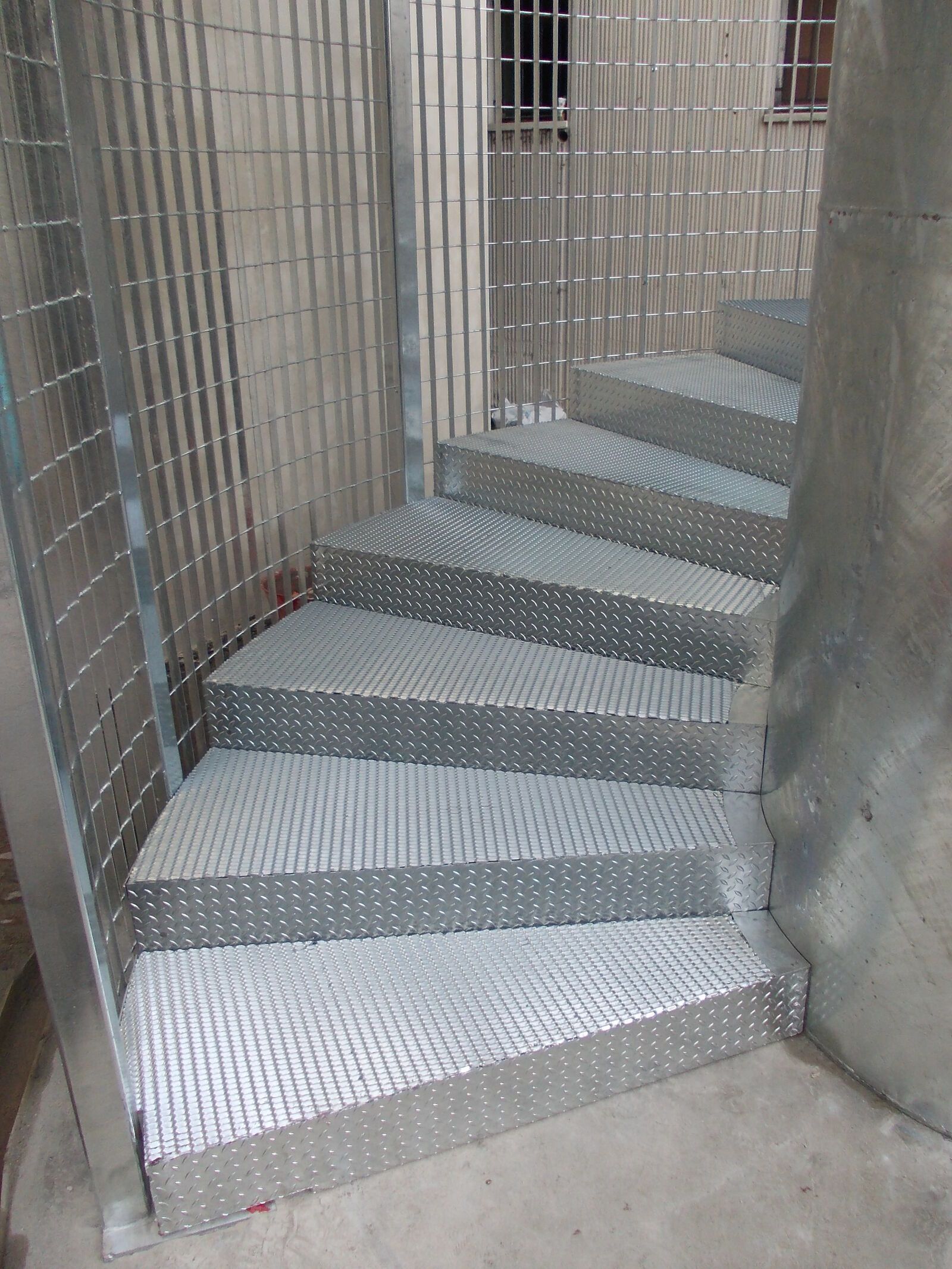 Scala di sicurezza a chiocciola Effevi per Ospedale San Giacomo Apostolo (125_02.jpg)