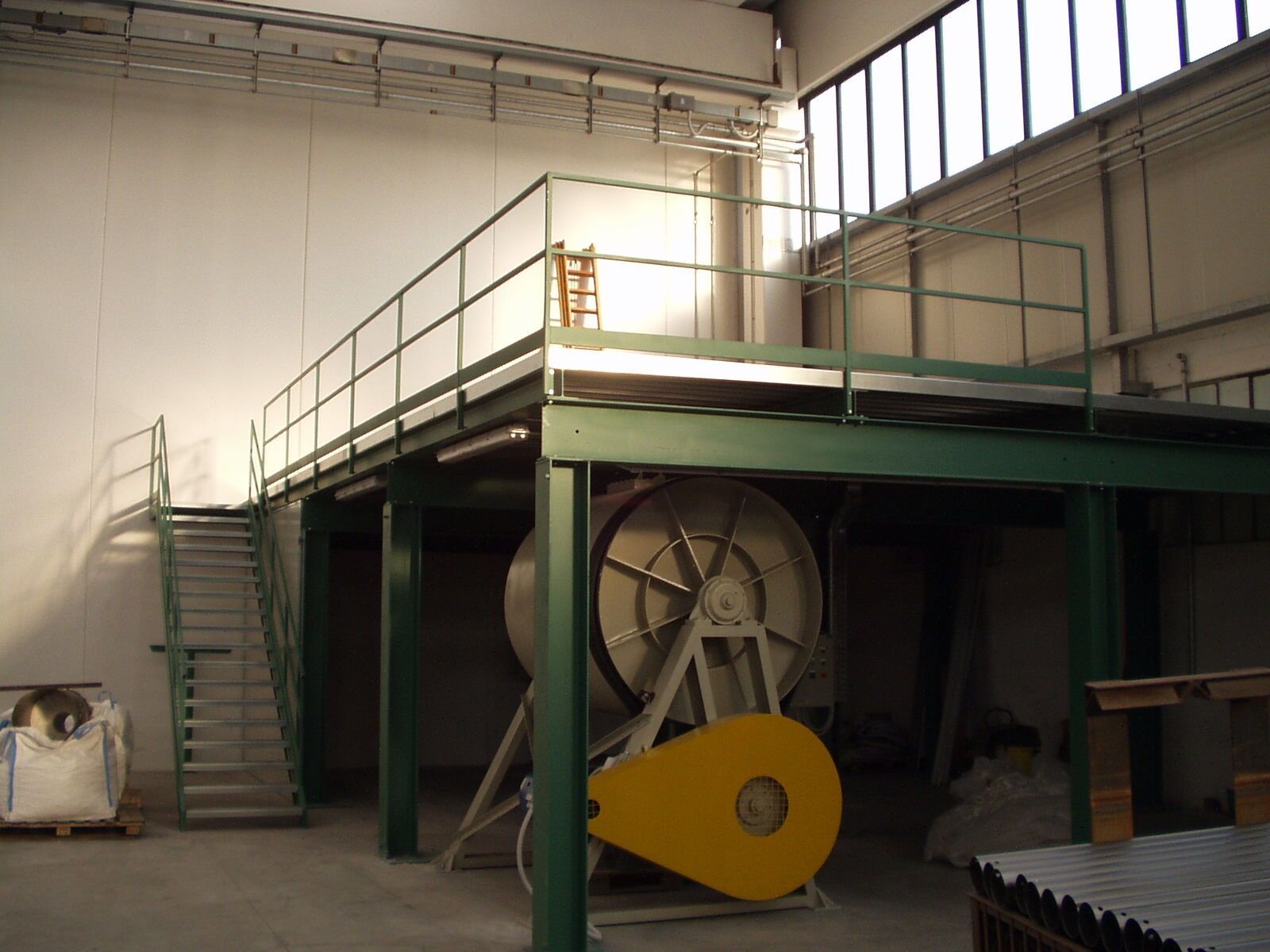 Soppalco in acciaio Effevi per Save Fumisteria (206__2.jpg)