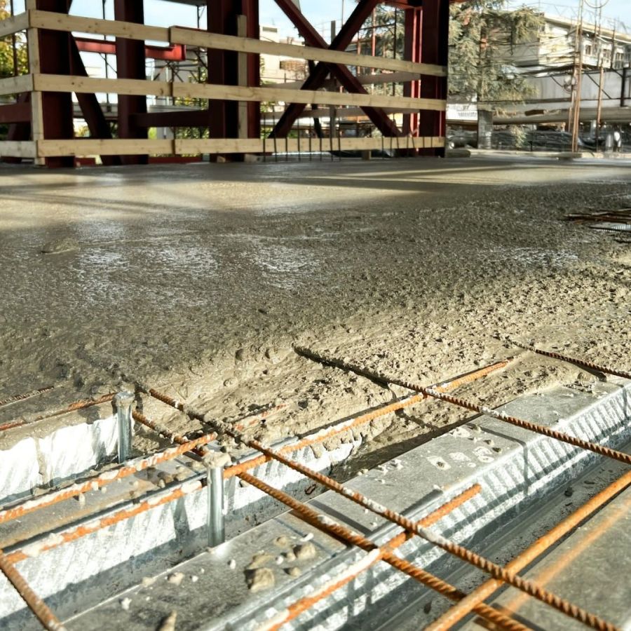 Pioli a sparo: la tecnologia che rende davvero collaboranti acciaio e calcestruzzo