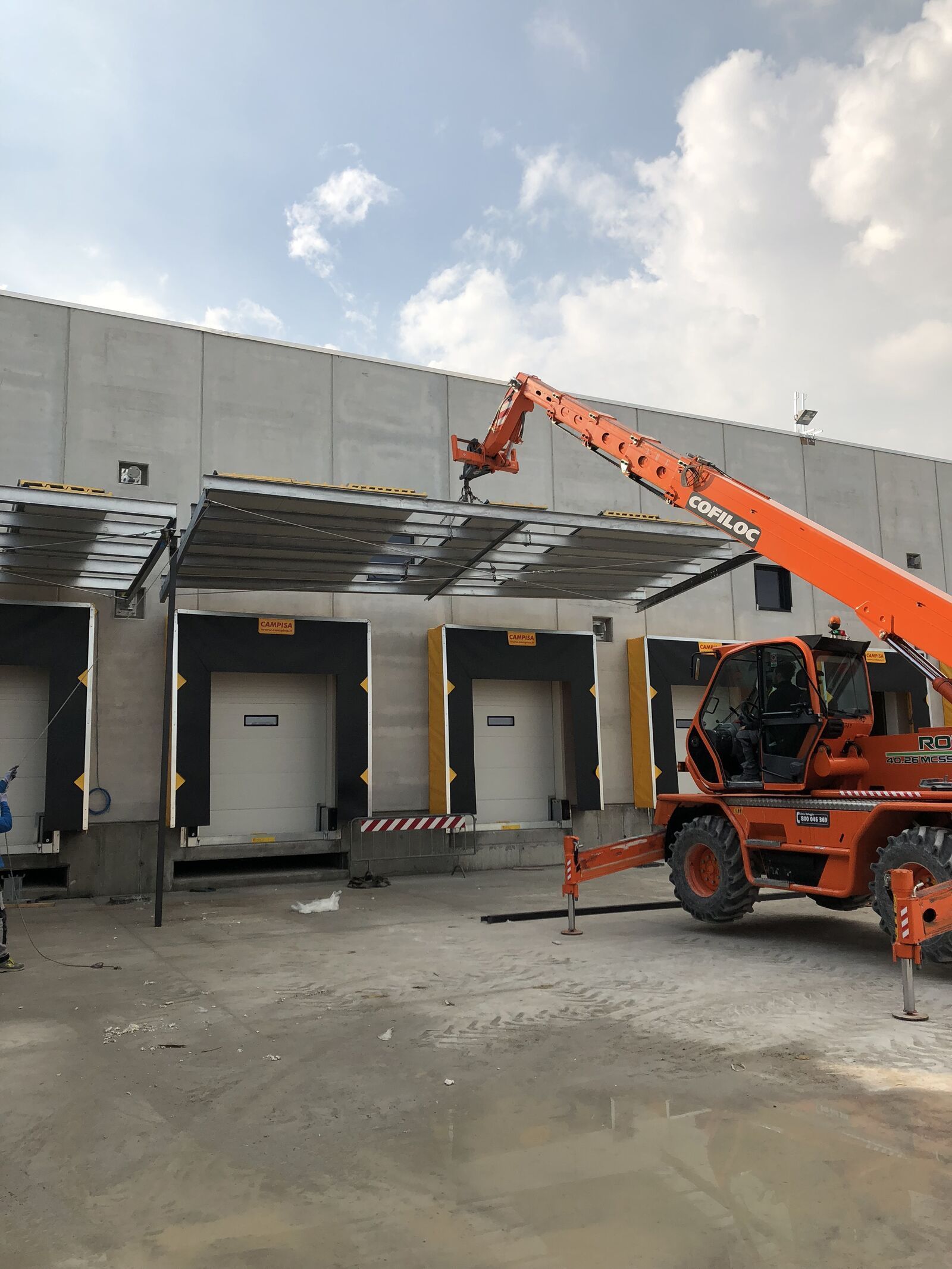 Tettoia in acciaio Effevi per Pregis (108_02.JPG)