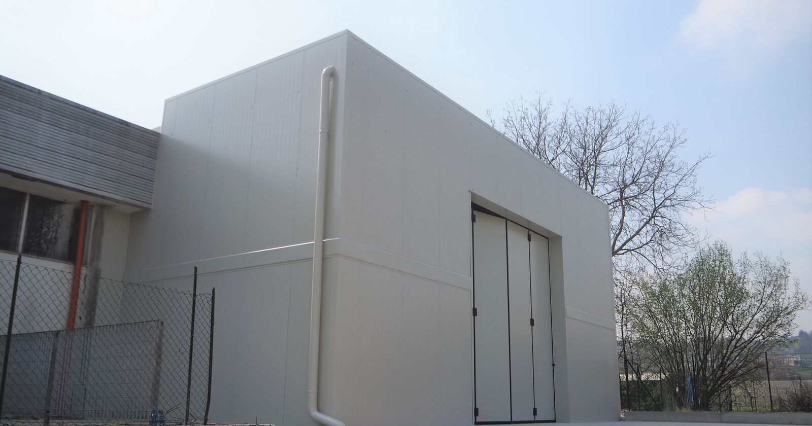 Edificio in acciaio Effevi per De Cao Arredamenti (223__27.JPG)