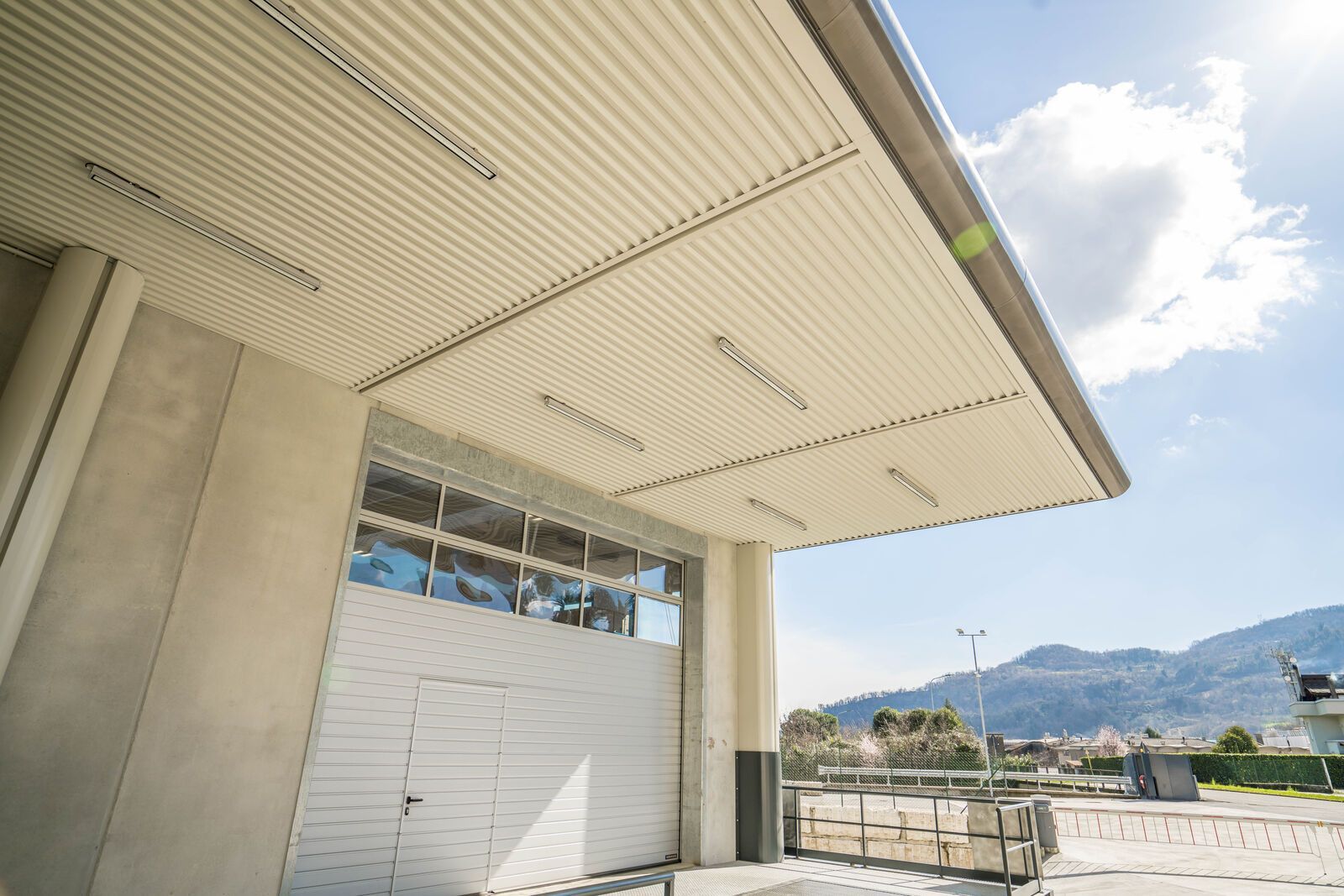 Tettoia in acciaio Effevi per SIR - Tettoia Corta (249__6_copy_1.jpg)