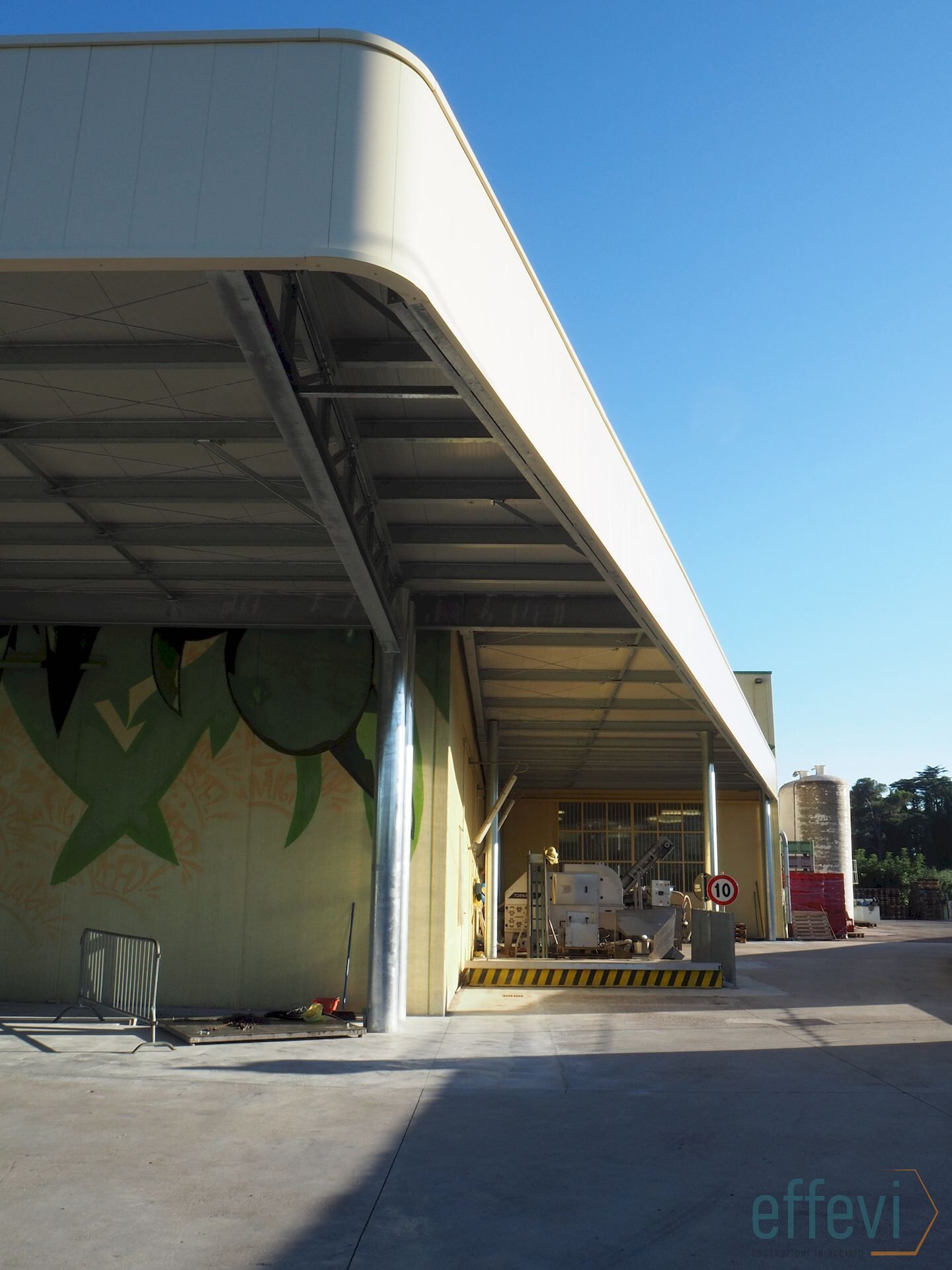 Tettoia in acciaio Effevi per Turri Oleificio (109_17.jpg)