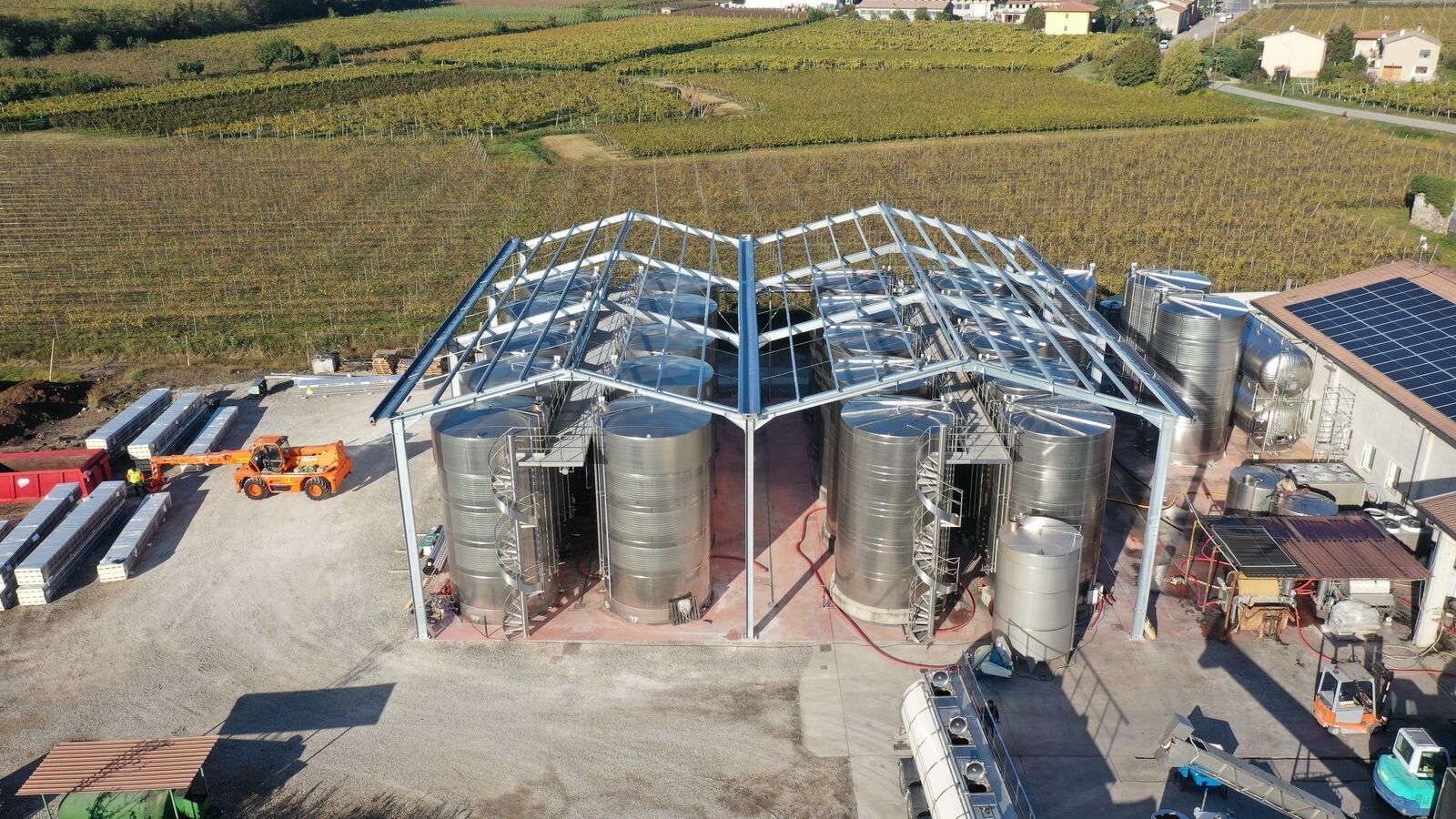 Edificio in acciaio Effevi per Ca del Sette (224_05.JPG)