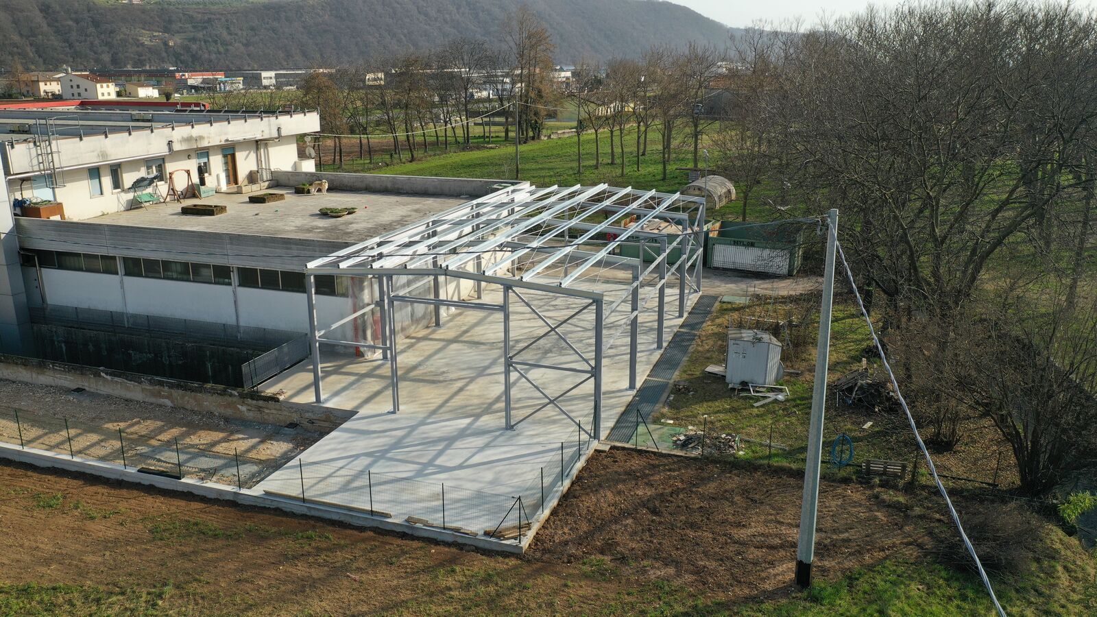 Edificio in acciaio Effevi per De Cao Arredamenti (223__3.JPG)