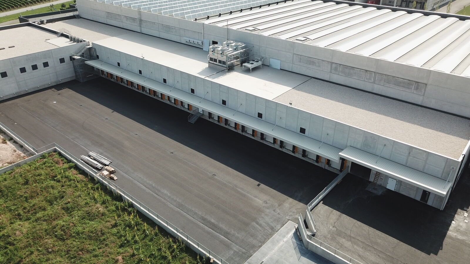 Tettoia in acciaio Effevi per Pregis (108_11.JPG)