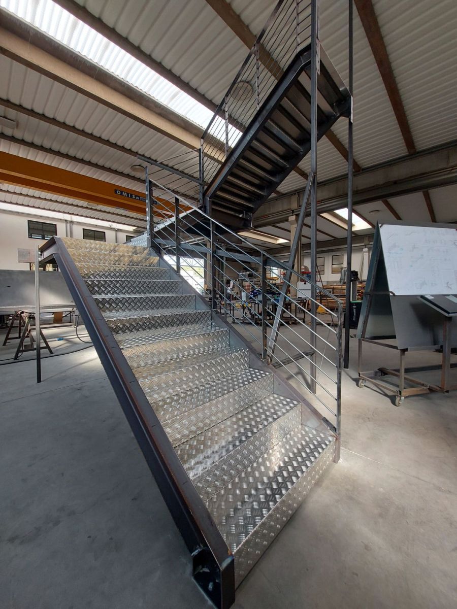 Scala di servizio architettonica Effevi per Unitec (221_03.jpg)