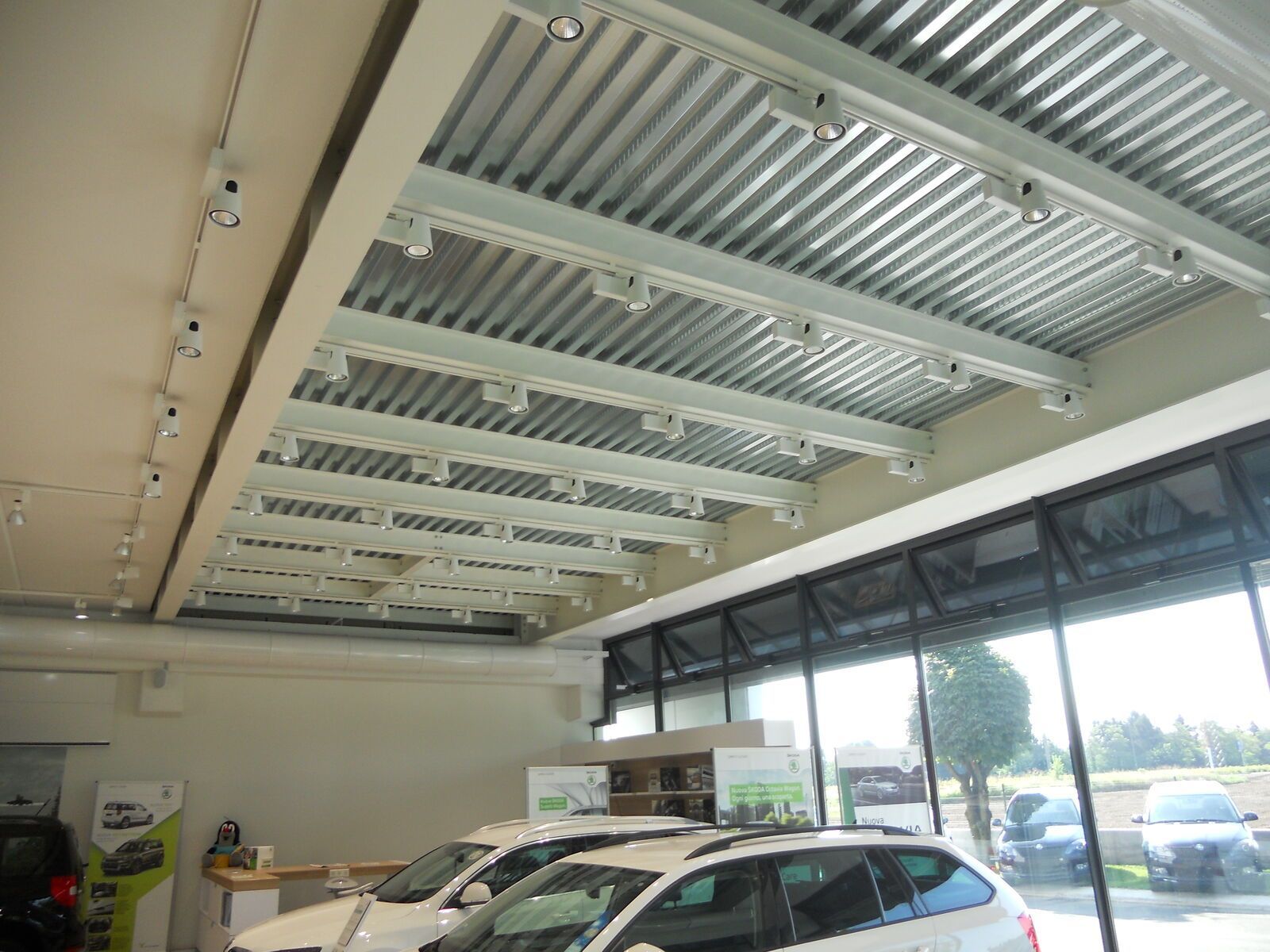 Soppalco in acciaio Effevi per Autovega Concessionaria Skoda (60__17.JPG)