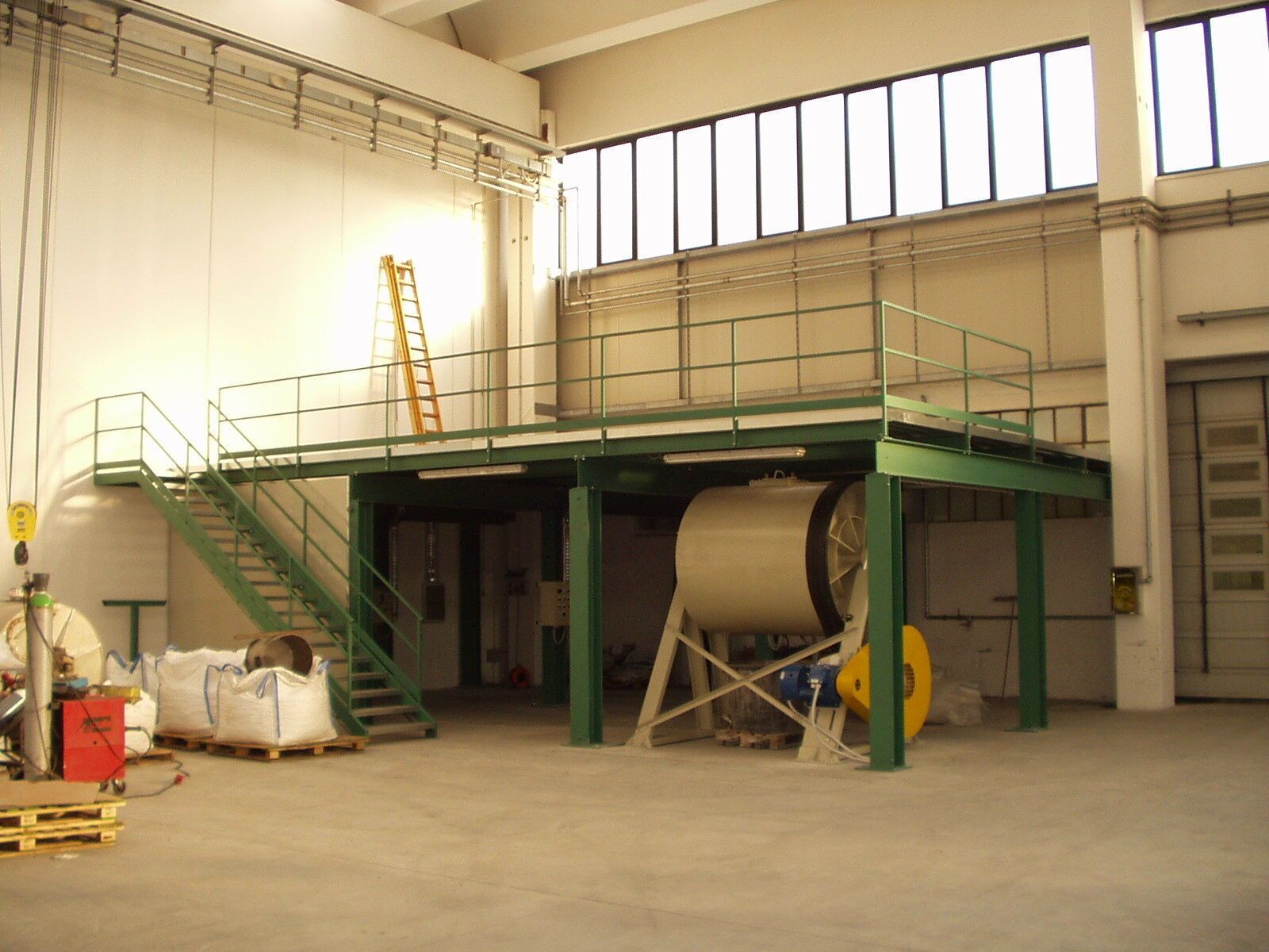 Soppalco in acciaio Effevi per Save Fumisteria (206__1.jpg)