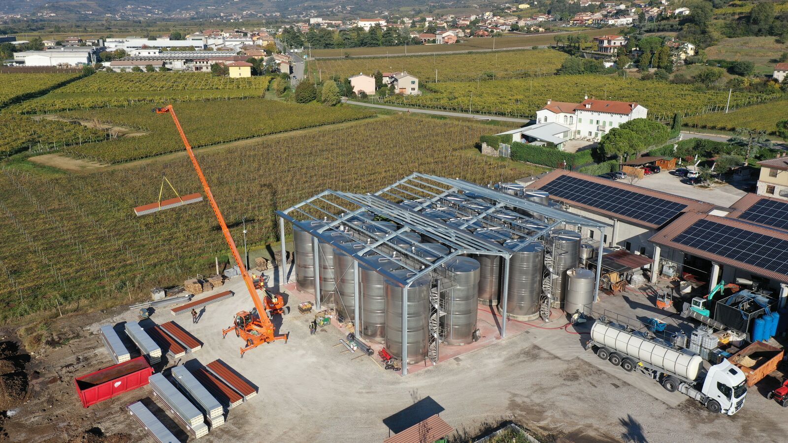 Edificio in acciaio Effevi per Ca del Sette (224_07.JPG)